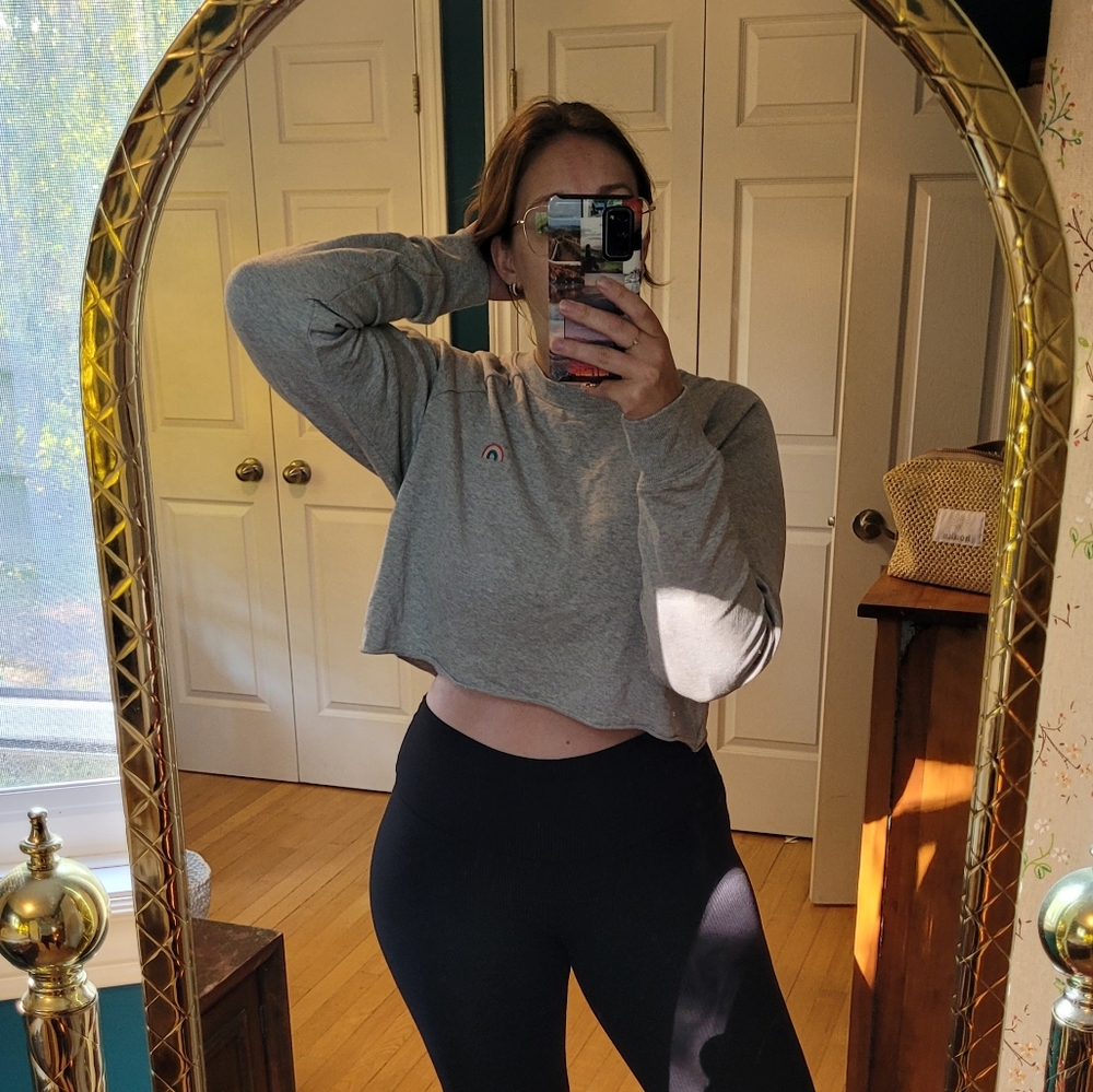 #4 Spiritual Gangster Gray Crop Sweatshirt